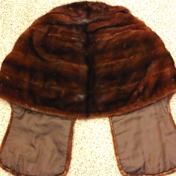 The Crescent Spokane Mink Stole Shawl / Wrap - Picture 3 of 5